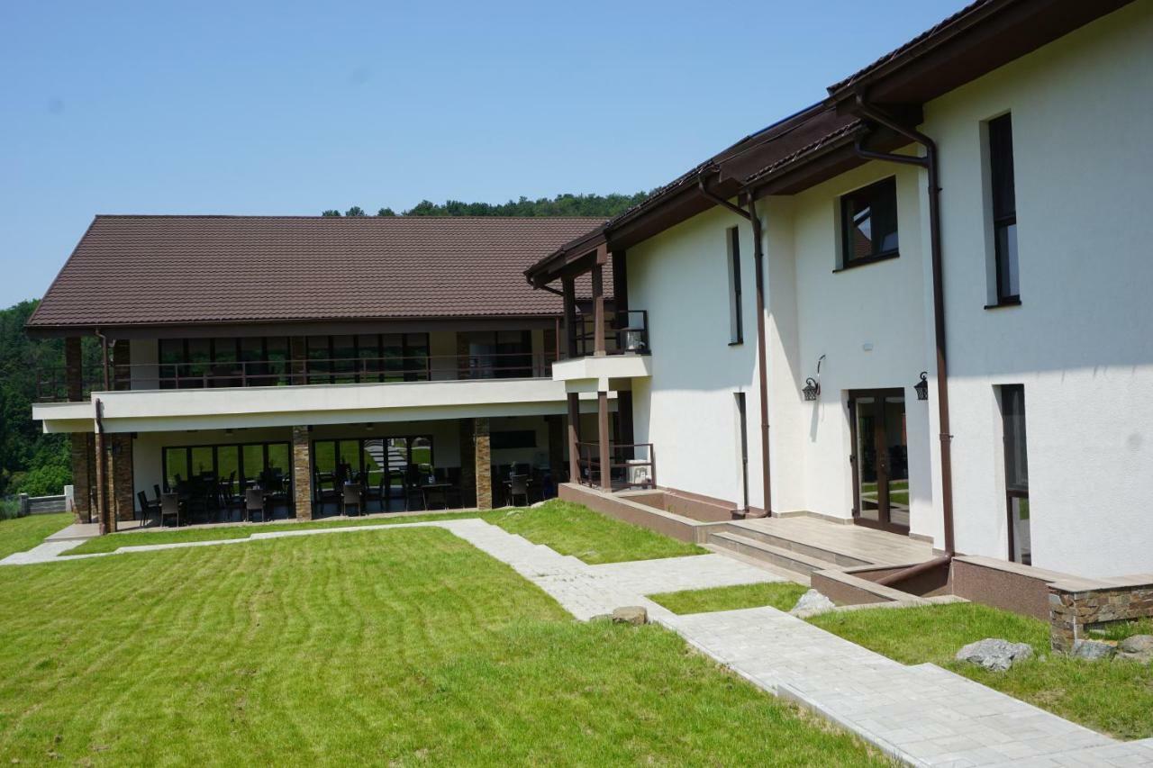 Pensiunea Patru Anotimpuri Sasca Romana Exterior photo